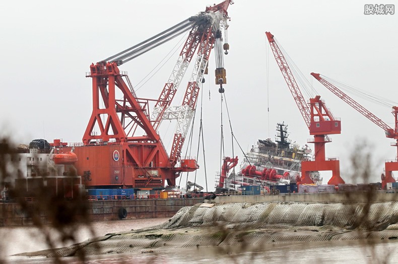 广东沉船海域附近打捞起12具遗体：正加紧身份确认工作